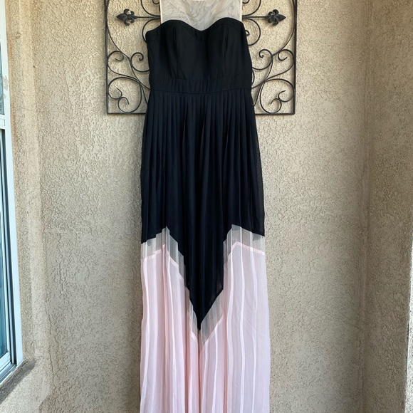 Jessica Simpson maxi dress with mesh yoke - Picture 3 of 11